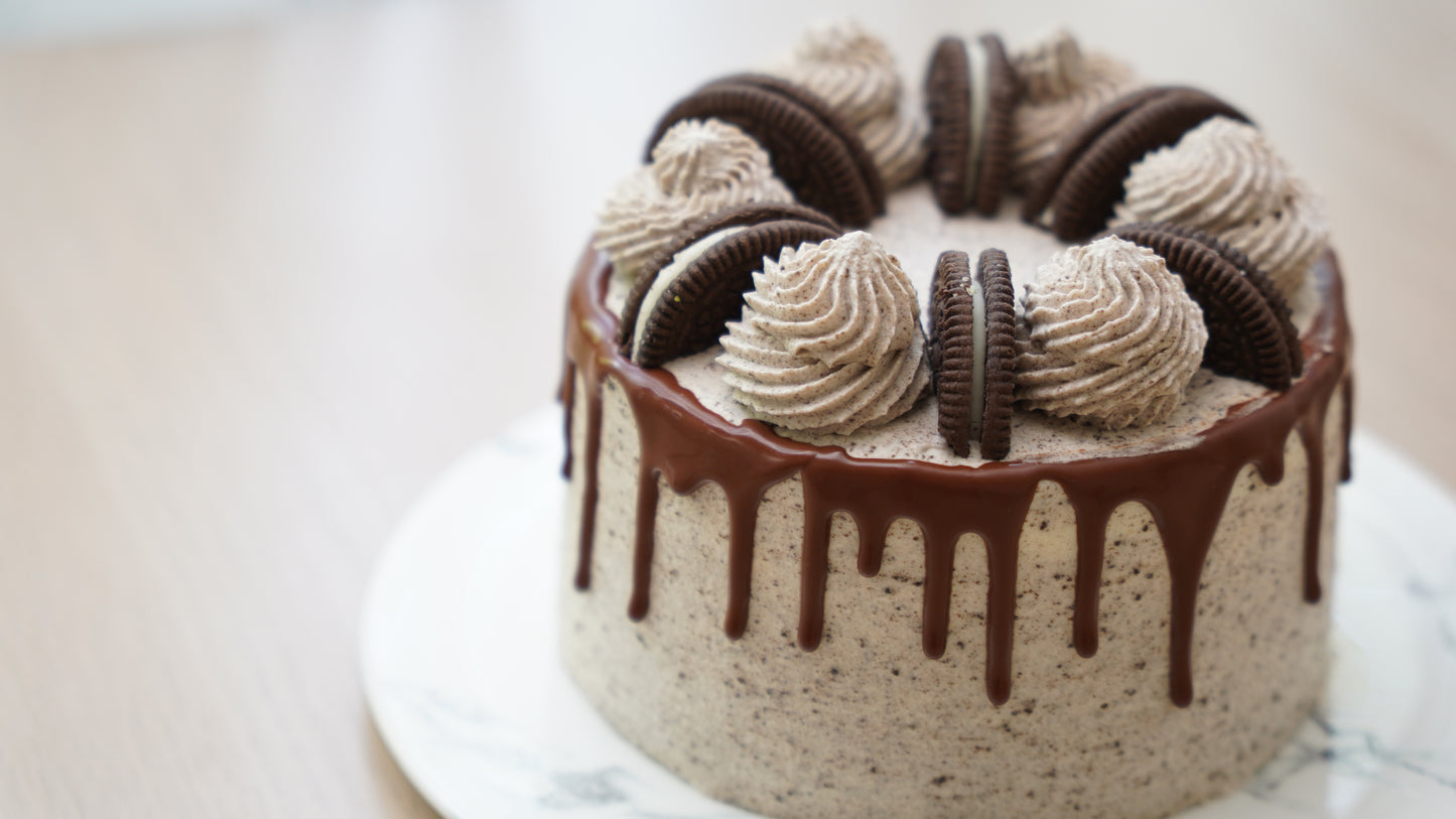 Oreo Drip Cake
