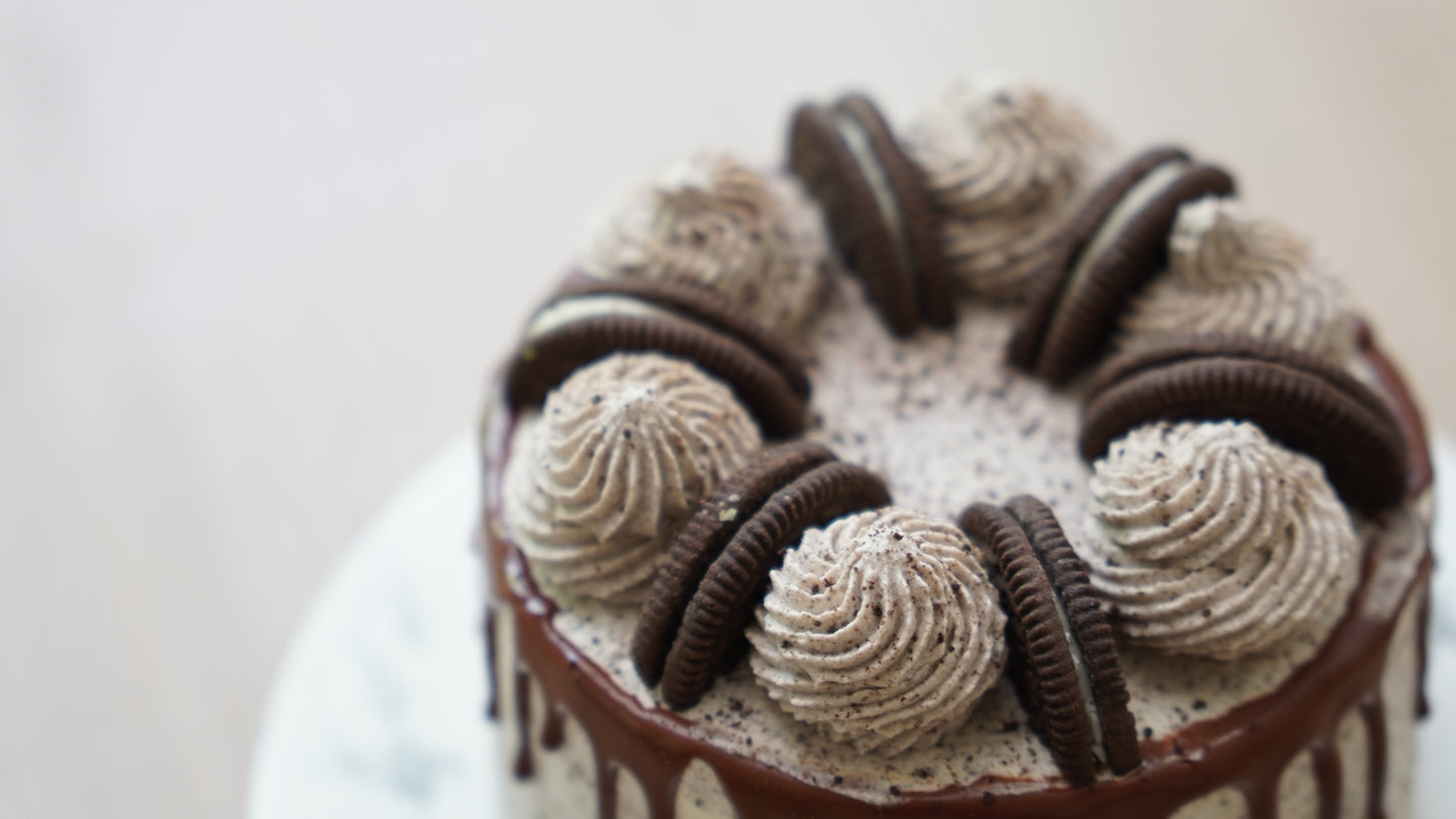 Oreo Drip Cake