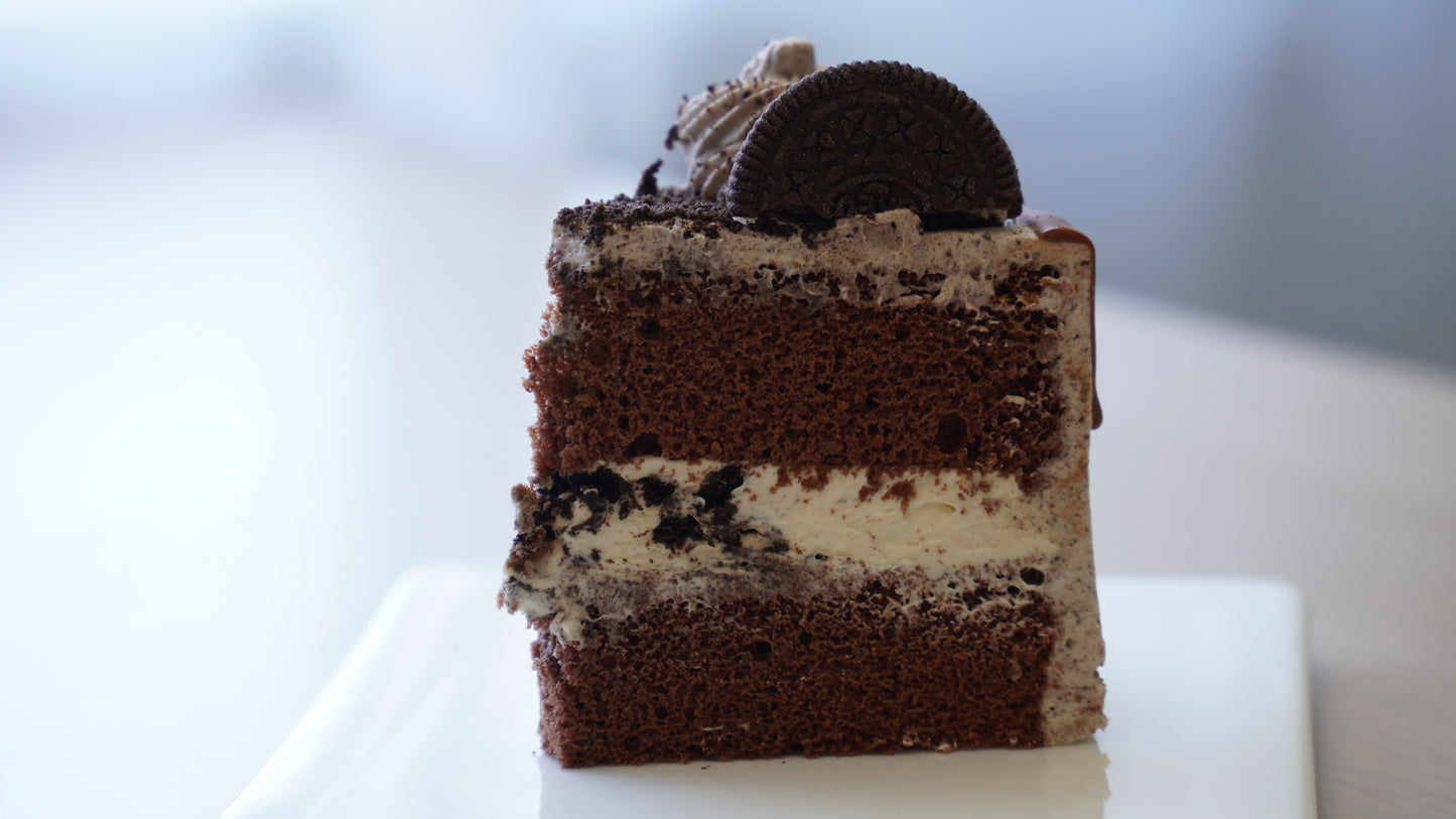 Oreo Drip Cake
