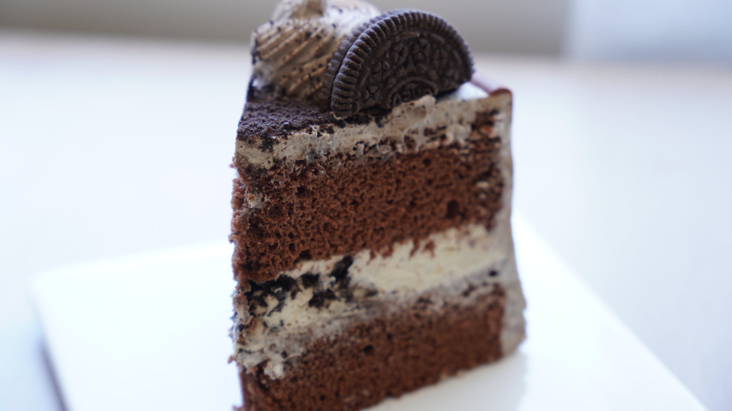 Oreo Drip Cake