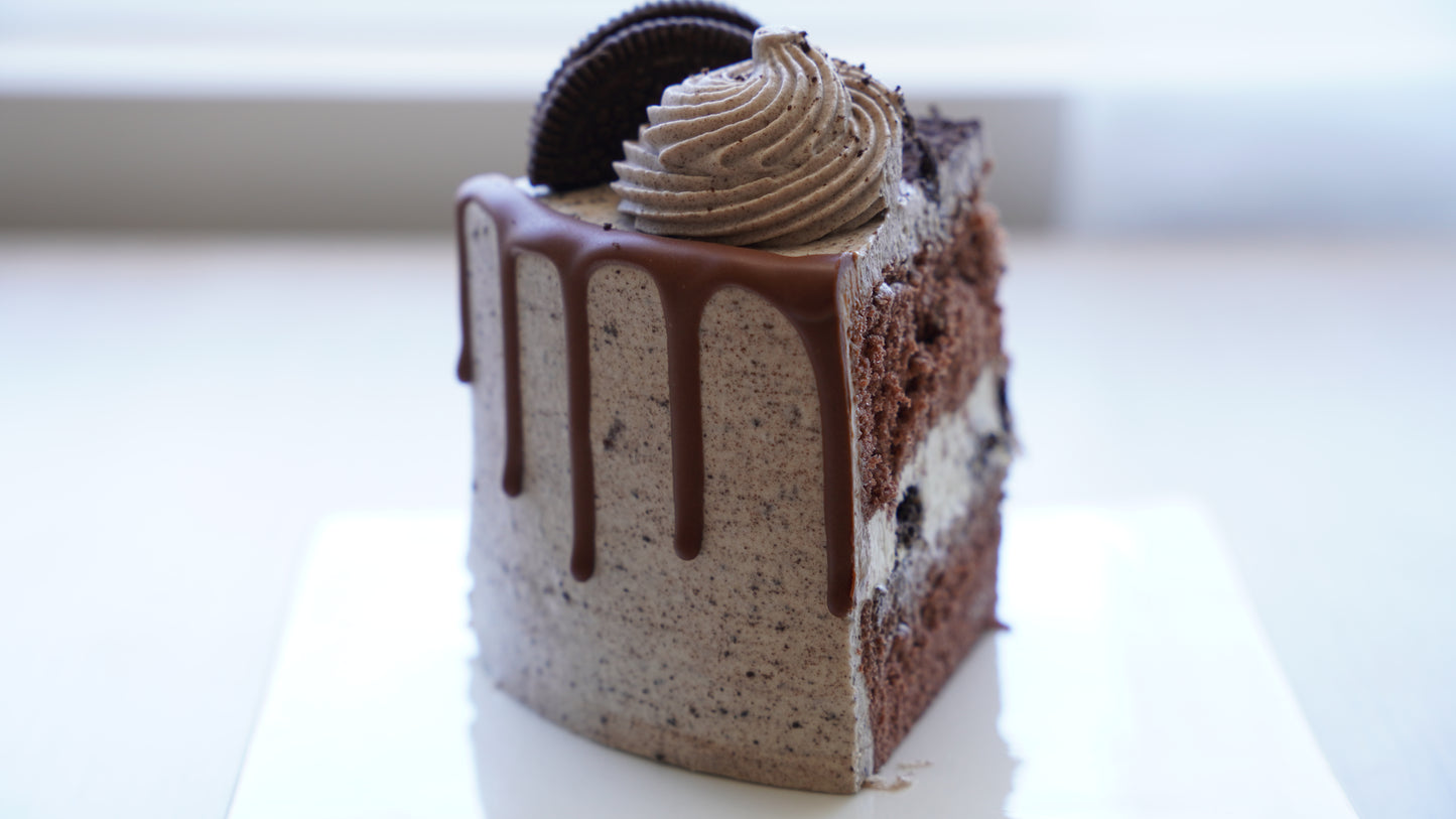 Oreo Drip Cake
